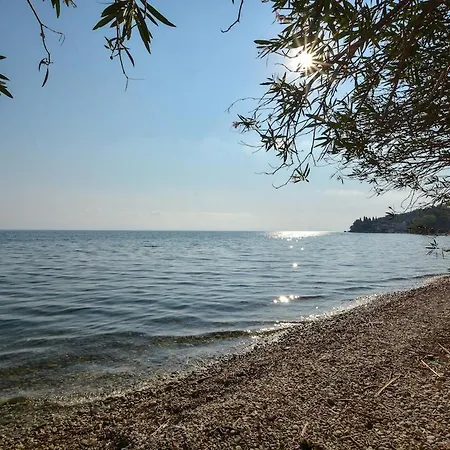 Deja Blue & Pool House, By Estia Villa *