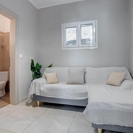 Deja Blue & Pool House, By Estia Villa Káto Szpíleo