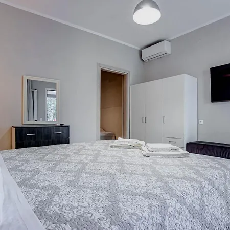 Villa Deja Blue & Pool House, By Estia