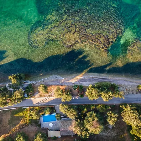 Deja Blue & Pool House, By Estia Káto Szpíleo