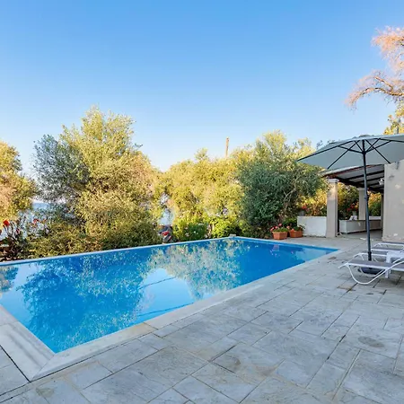 Deja Blue & Pool House, By Estia Vila