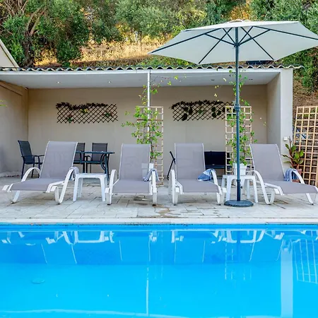 Vila Deja Blue & Pool House, By Estia *