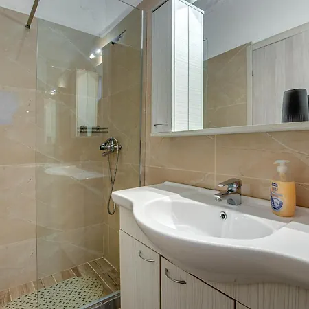 Deja Blue & Pool House, By Estia Vila